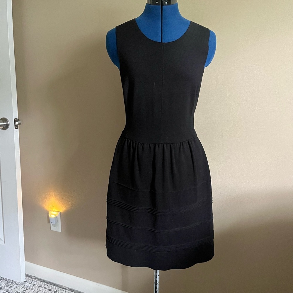 Elegant yet Casual Black Sleeveless Dress